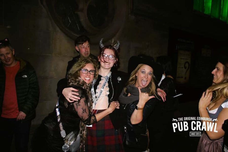 Edinburgh: The Original Pub Crawl 7 Bars 7 Shots & Discounts - Price and value: why $20 can work better than self-planning