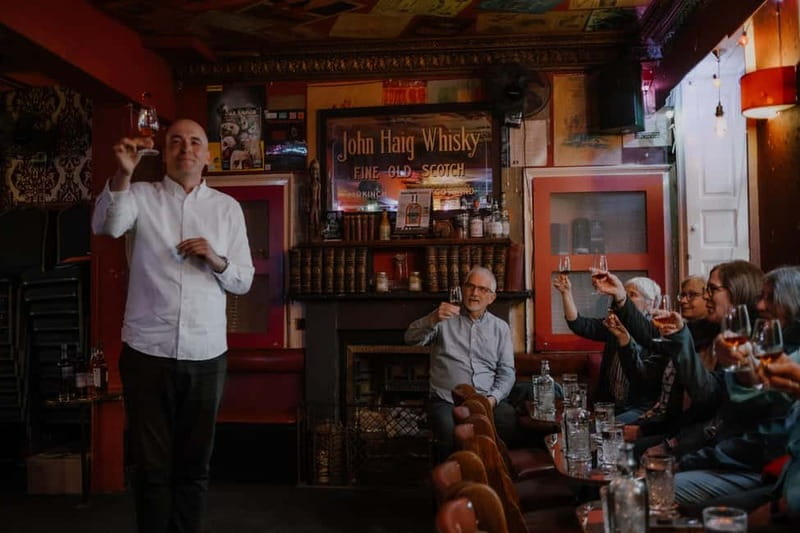 Edinburgh: Whisky Tasting and Storytelling in a Historic Pub - Four single malts, one clear goal: learn by comparing regions