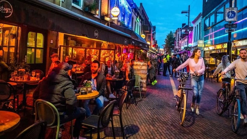 Eindhoven: Pub Crawl with Free Drinks and Entrance - Key highlights at a glance