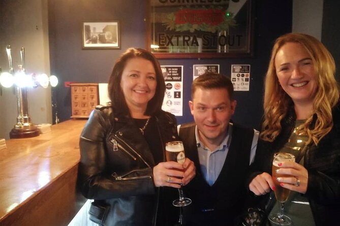 Evening Walking Historical Pub Crawl in Liverpool - The guide experience: Phil, Alex, and getting real local pointers