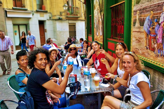 Flavours & Flamenco in Madrid Experience + Pub Crawl - The flamenco show: entrance included, focus on sightlines