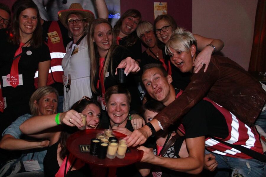 Freiburg: Guided Pub Crawl with Drinks - The Drinks Plan: Welcome Shot, Beers, Spritzers, and Special Shots