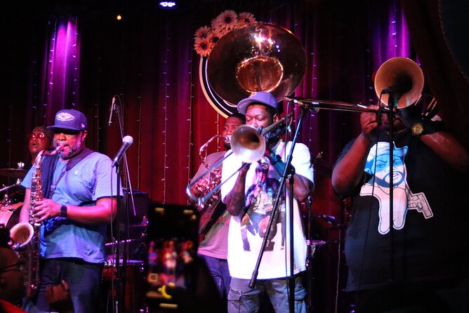 Frenchmen Street VIP Live Music Pub Crawl in New Orleans - Stop 1 at Stellar: VIP Wristbands and Drink Specials