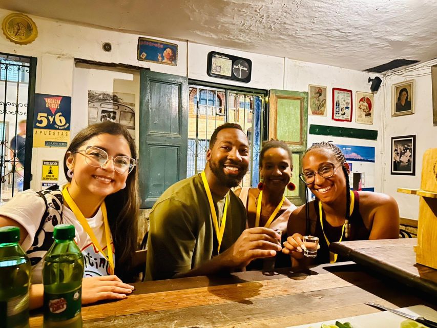 Friday Salsa Pub Crawl in Cali - The walk and street salsa at La Curva del Boulevard
