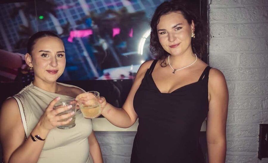 Fun explorers pub Crawl with 1 hour open bar and 3 VIP clubs - Key Highlights You’ll Actually Care About