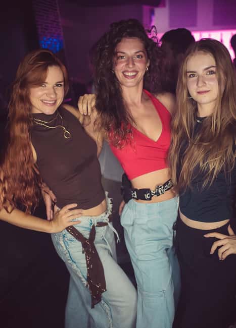 Fun Explorers Pub Crawl with free welcome shots and free ent - Free Welcome Shots: The Best Part To Arrive Ready For