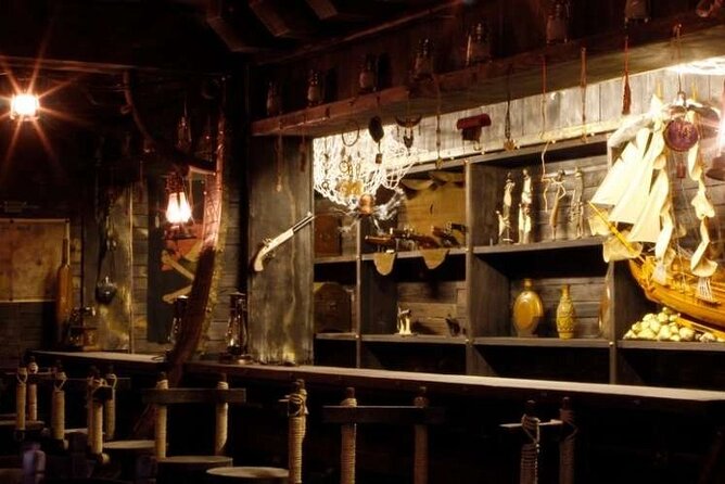 Galveston Haunted Pub Crawl Walking Tour - Meetup at 123 25th St and Why the 8:00 pm Start Helps