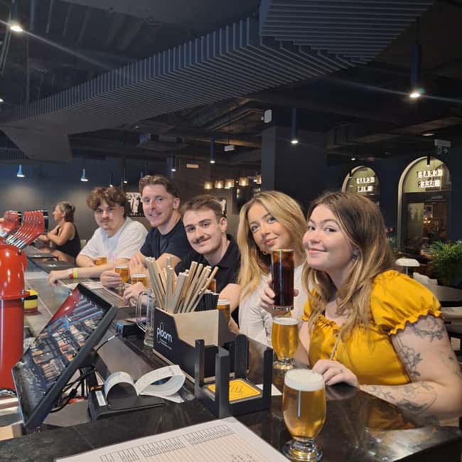 Gdansk 2026: Pub Crawl with Local Guide and Welcome Shots - The club finale: VIP entry and a fast endgame