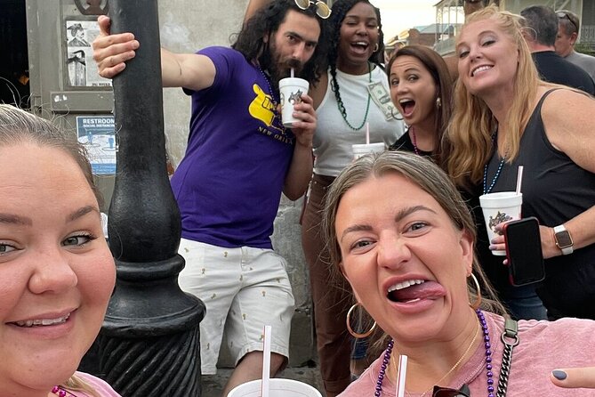 Ghost Tour and Haunted Pub Crawl Party with Free Shot - Stop 2: Lalaurie Mansion and the American Horror Story Link