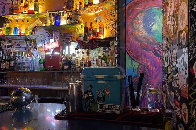 Go out like a local, pub Crawl / Tour in Raval - Barcelona - Raval at 9pm: what makes this crawl feel local