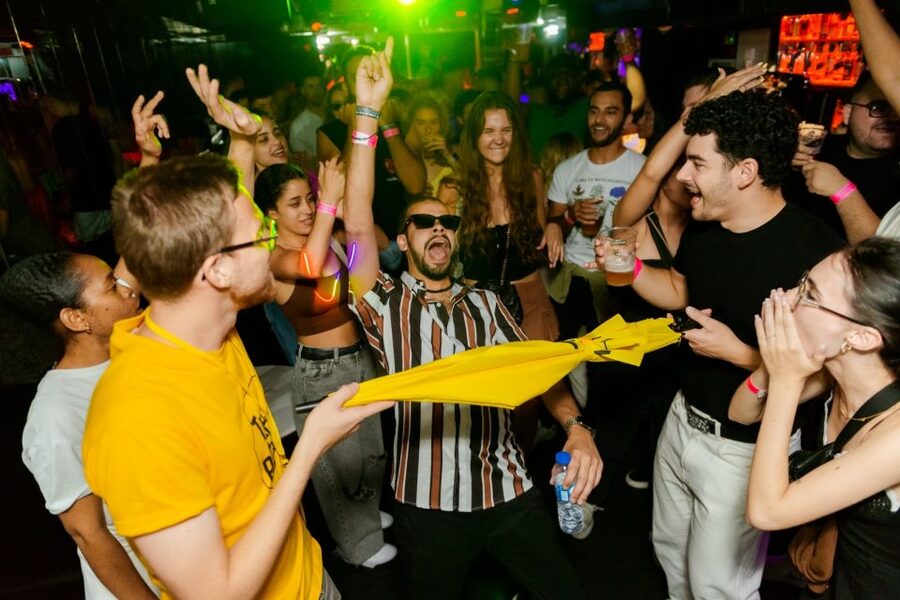 Halloween Haunts: Lisbon Pub Crawl Experience - The grand finale: VIP entry to a top Lisbon club in Bairro Alto
