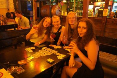 Hamburg: Reeperbahn Pub Crawl with Shots and Games - Welcome shots and first-bar games: the fast track to new friends