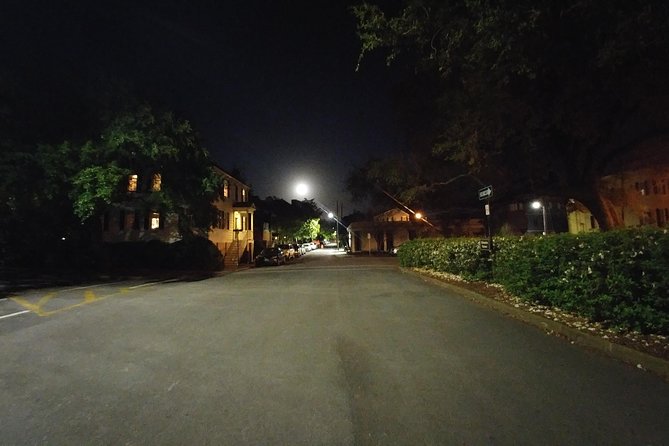 Haunted Savannah Pub Crawl - Guide Style: Gregg, Neil, and Teresa’s Storytelling Energy