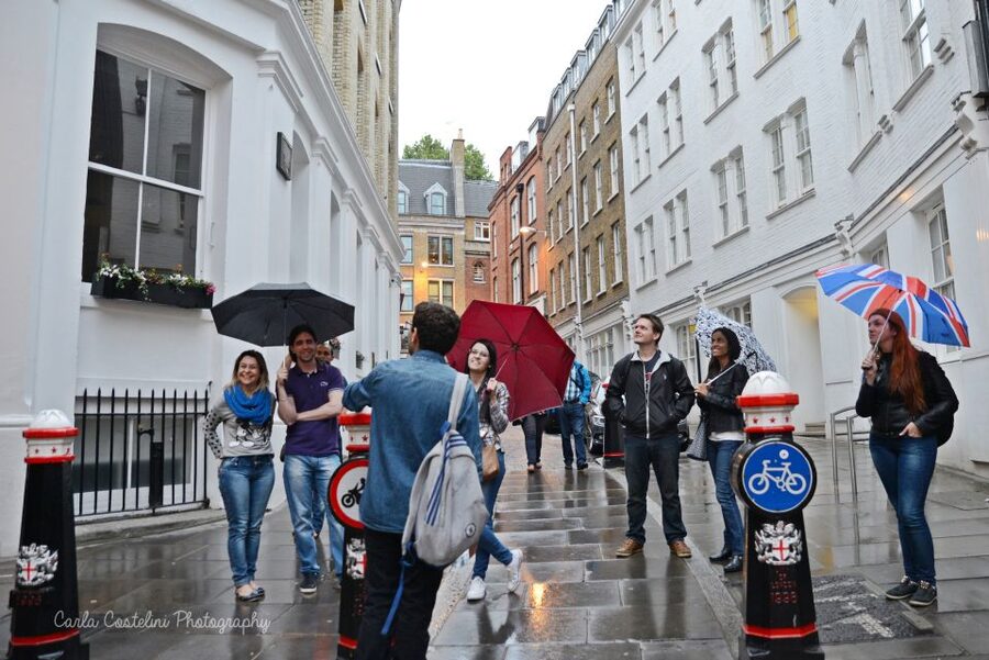 Historic pub tour with Brazilian guide (in Portuguese) - A Portuguese guide who explains London like a person, not a worksheet