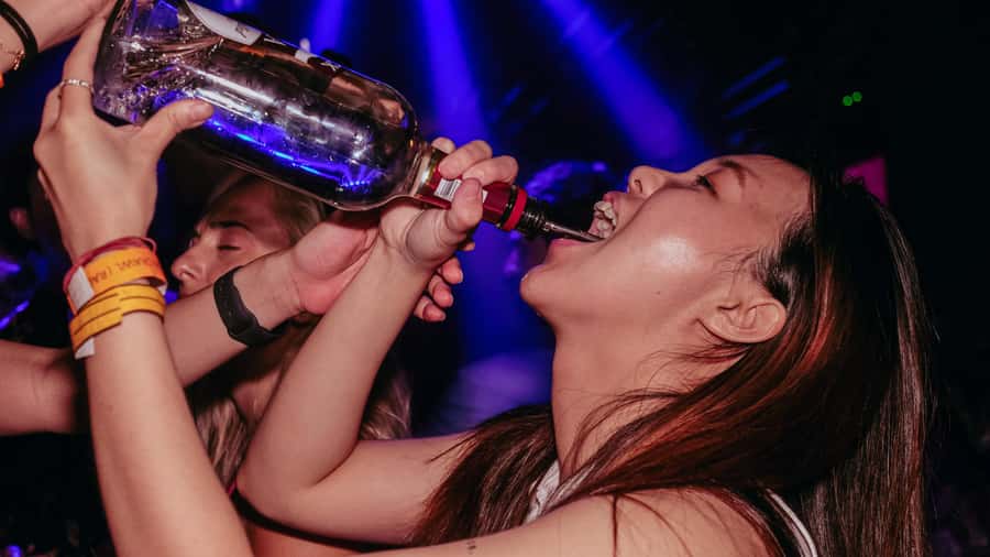 Hong Kong: 3-Hour Lan Kwai Fong Pub Crawl - Key things to know before you go