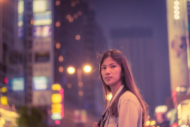 Hong Kong Pub Crawl at Lan Kwai Fong (LKF) - Crowd, Noise, and Walking: The Part No One Puts on a Brochure