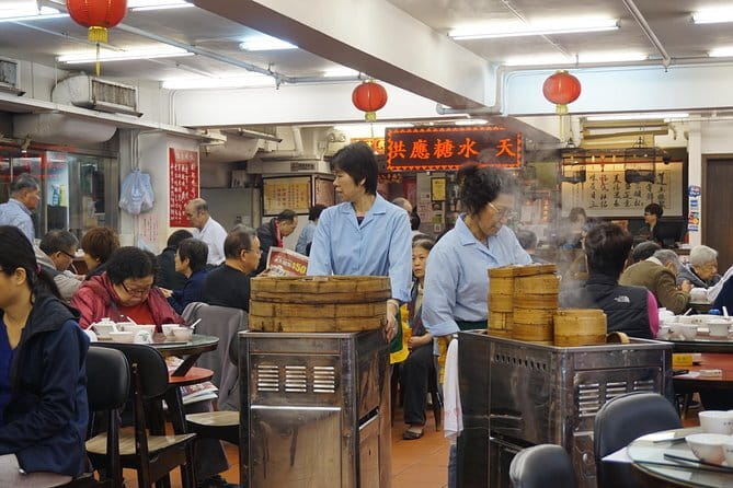 Hong Kong Pub Crawl at Lan Kwai Fong (LKF) - Dress Code and Photo ID: Small Rules With Big Impact