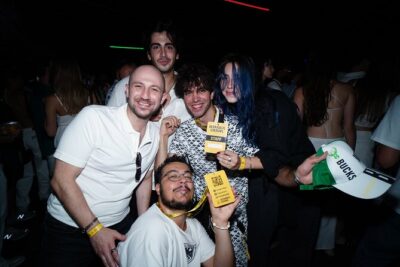 Istanbul Nightlife Pub Crawl: 4 Venues, 4 Shots - Istiklal Avenue Warm-Up: Lights, Music, and Easy Orientation