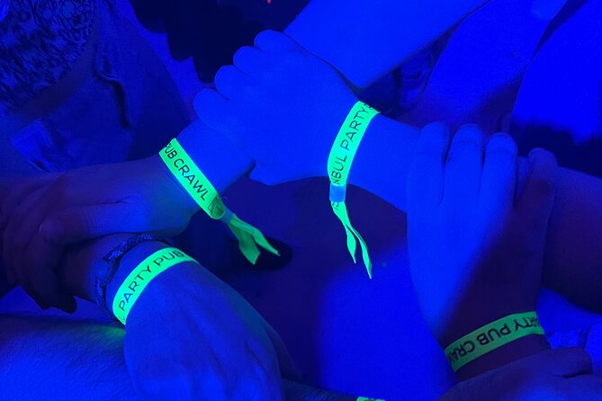 Istanbul Party Pub Crawl with Party Bus in Sultanahmet and Taksim - Hosts make the difference: why names keep showing up
