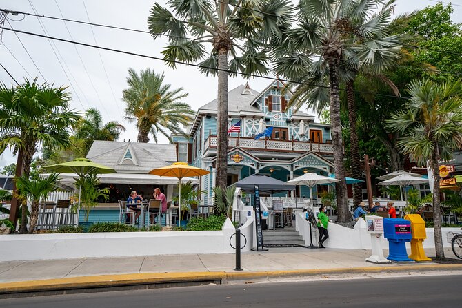 Key West Haunted Pub Crawl Walking Tour - Guide Power: Clear, Loud Storytelling That Cuts Through Noise