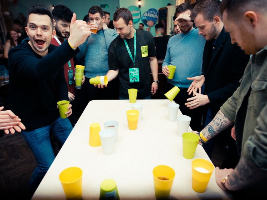 Krakow: Pub, Bar & Club Crawl - The first bar at 10 PM: unlimited drinks plus games that break the ice