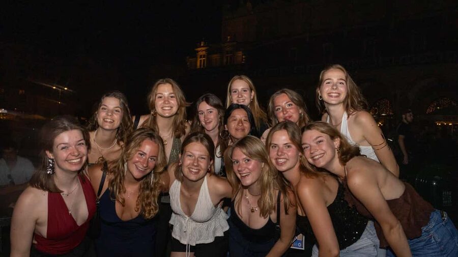 Krakow: Pub Crawl with Shots, Drinks & Skip-the-Line Entry - Key Things You’ll Notice on This Krakow Pub Crawl