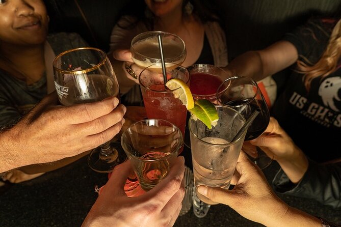 LA Ghosts Boos and Booze Haunted Pub Crawl - Meeting point on Hollywood Blvd: Foot Locker start