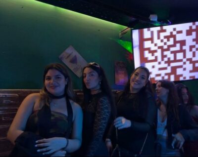 Lisbon Pub-crawl: 1h of open bar, Shots and VIP Club Entry - Bairro Alto: a guided walk that turns streets into your warm-up