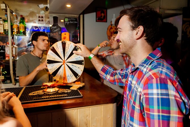Lisbon: Pub Crawl with Open Bar, Shots & VIP Club Entry - Cais do Sodré VIP entry: How the final club works