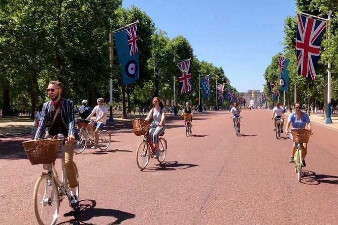 London Bike Tour: Landmarks, Secret Gems, Pub Stop & Street Art - The route through Westminster: Lambeth Palace, Big Ben, and the backstreet layer