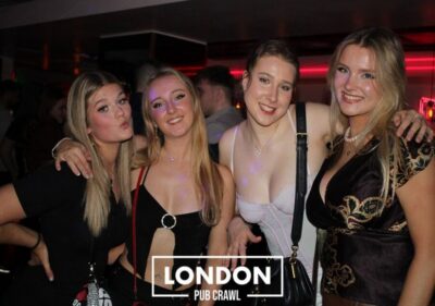 London: Central London Pub Crawl with Drink Deals - Starting at Zoo Bar: your easy kickoff into central London