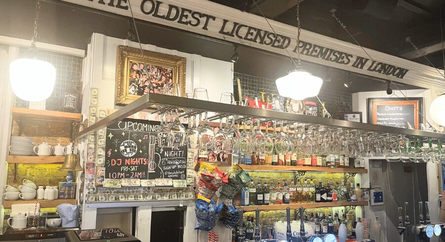 London: Historic London Pub Walking Tour - Key things that make this London pub walk worth it