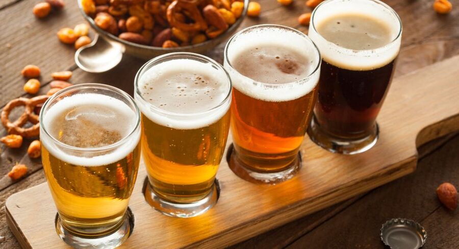 London: Historic London Pub Walking Tour - Guides and group vibe: why the storytelling lands