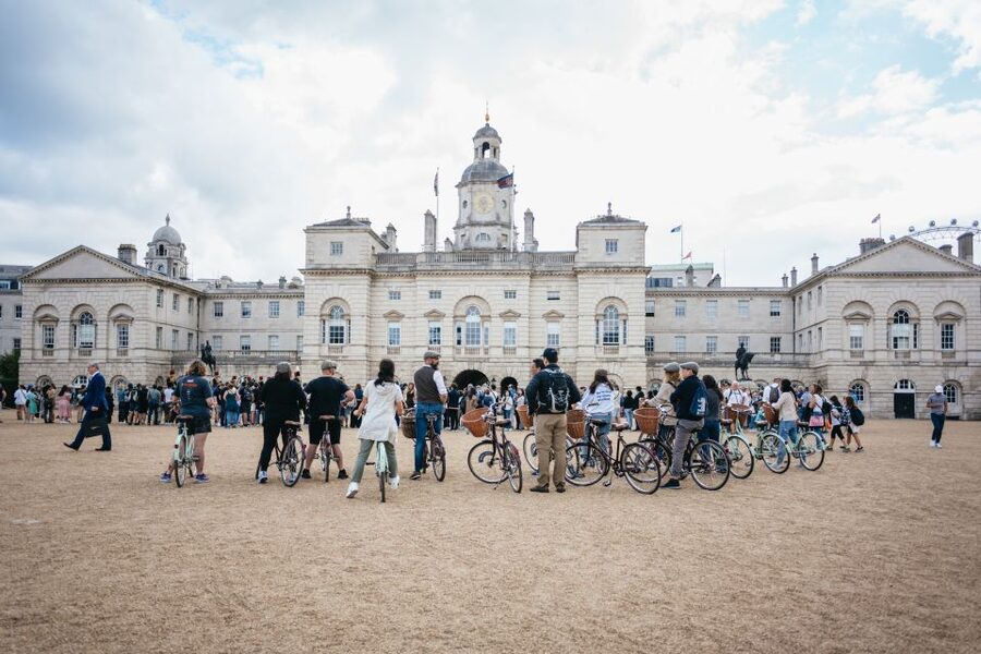 London: Landmarks & Secrets Bike Tour with Pub & Street Art - Handmade Pashley bikes and a smart start at Lambeth