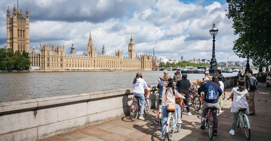 London: Landmarks & Secrets Bike Tour with Pub & Street Art - Price and value: why $101 can make sense