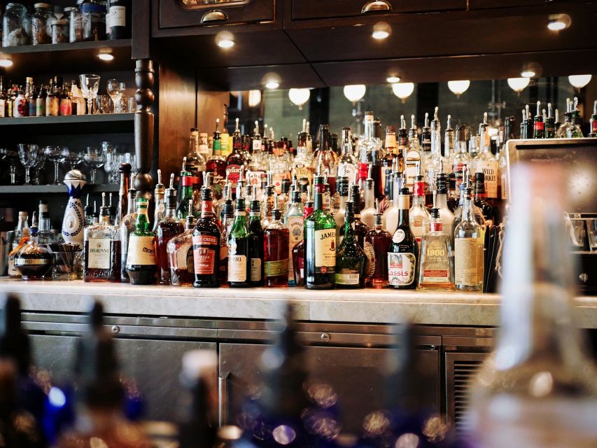 London: Private Pub Tour - Ending at London’s Oldest Wine Bar
