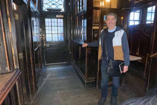 London Small Group Historic Pub Tour - Key things you’ll notice on this London pub tour
