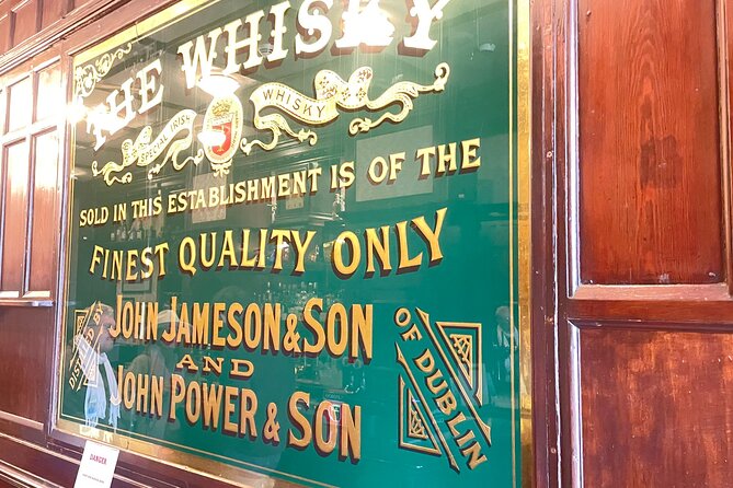 London Small Group Historic Pub Tour - The guide: Ian’s style is built for both history and laughs