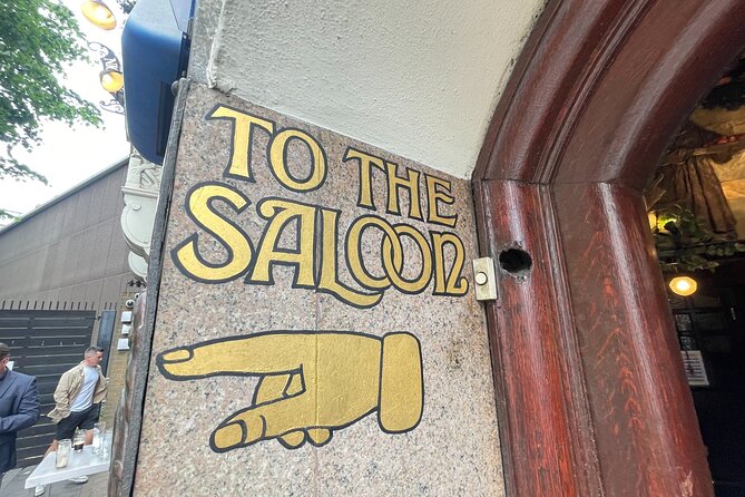 London Small Group Historic Pub Tour - Ending at Ye Olde Cheshire Cheese: a classic London finish