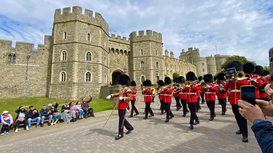 London: Windsor, Stonehenge & Bath with 14th-Century Pub - Lacock and the George Inn lunch: cobblestones, film streets, and centuries-old comfort
