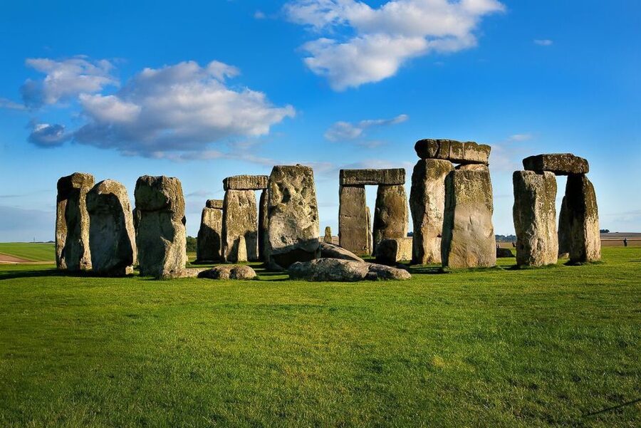 London: Windsor, Stonehenge & Bath with 14th-Century Pub - FAQ