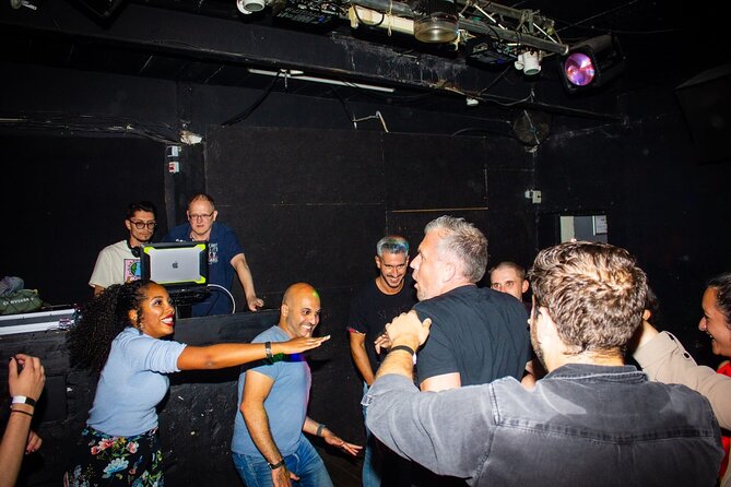 Madrid Pub Crawl with VIP Club Entrance - Entering The Night: Start Point, Timing, and What the Tour Feels Like