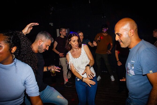 Madrid Pub Crawl with VIP Club Entrance - Group Size, Navigating Centro, and How Not to Get Lost