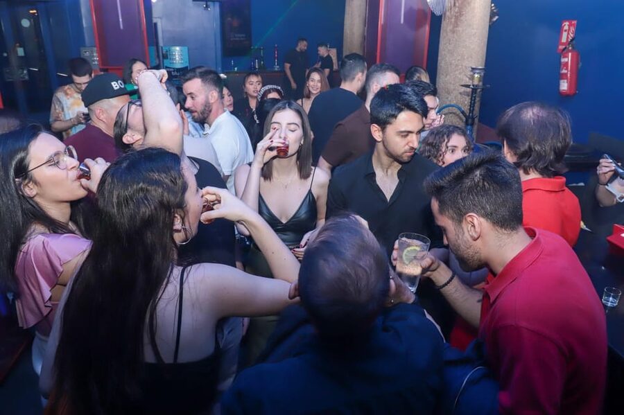 Madrid: Top Pub Crawl with Drinks and Free Nightclub Entry - Who This Pub Crawl Is Best For (and Who Should Skip It)