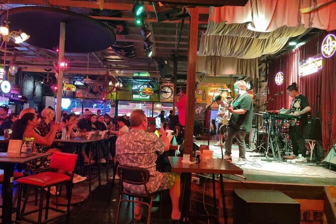 Manila Nightlife And Pub Crawl Tour Makati City - Why This Makati Nightlife Crawl Works as a First Plan