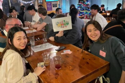 Meet Osaka locals and Japanese speaking experience at Pub Umeda - HUB Umeda-Chayamachi Applause: what the night feels like at 7:30 pm