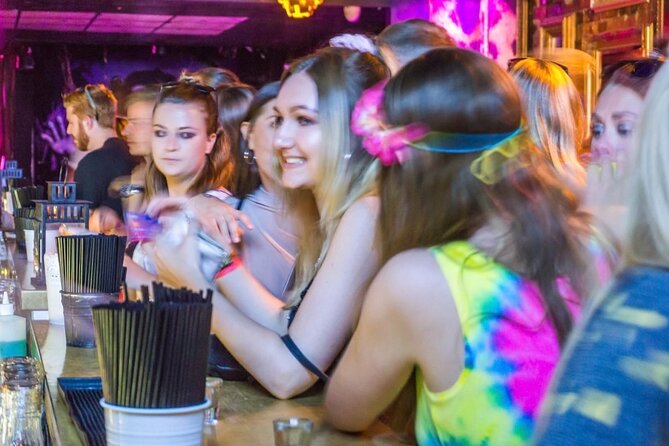 Melbourne Pub Crawl (Batmania Tours) - Guide-Led Social Energy and the Games That Make It Work
