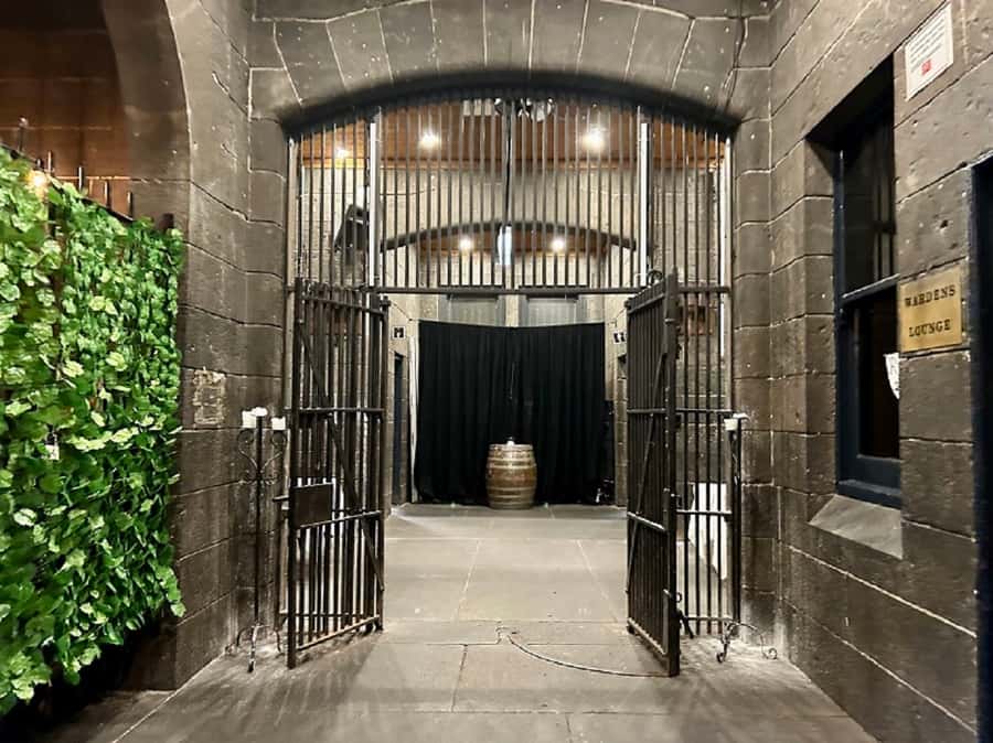 Melbourne: Spirits and Ales Haunted Pub Walking Tour - Former Police Station Spirits: Unsovled Murder and a Proper Drink Stop
