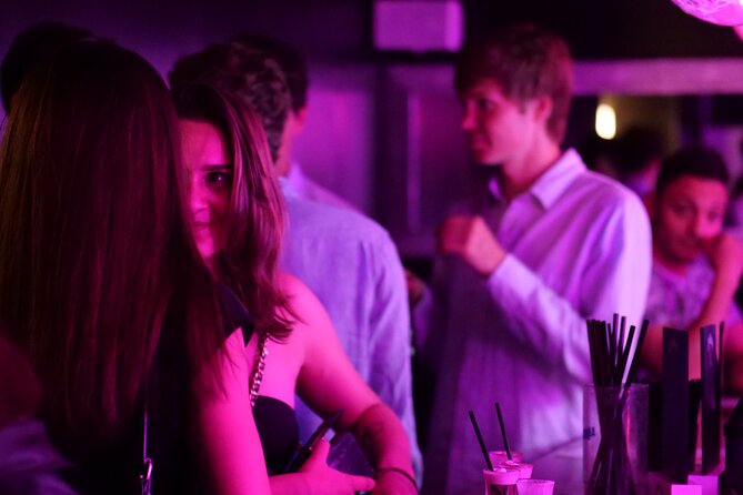 Milan Pub Crawl Party with Free Shots and Drink Deals by Riviera - Yguana Cafè (Stop 2) and the “second venue” advantage