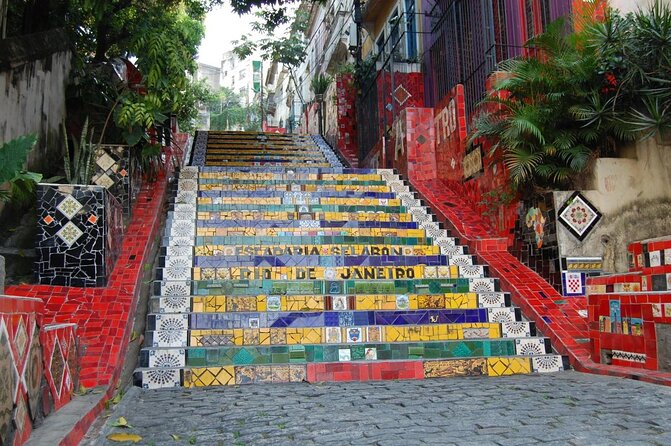 More than a Pub Crawl: An Authentic Night Experience in Rio - Key things that make this Lapa night special